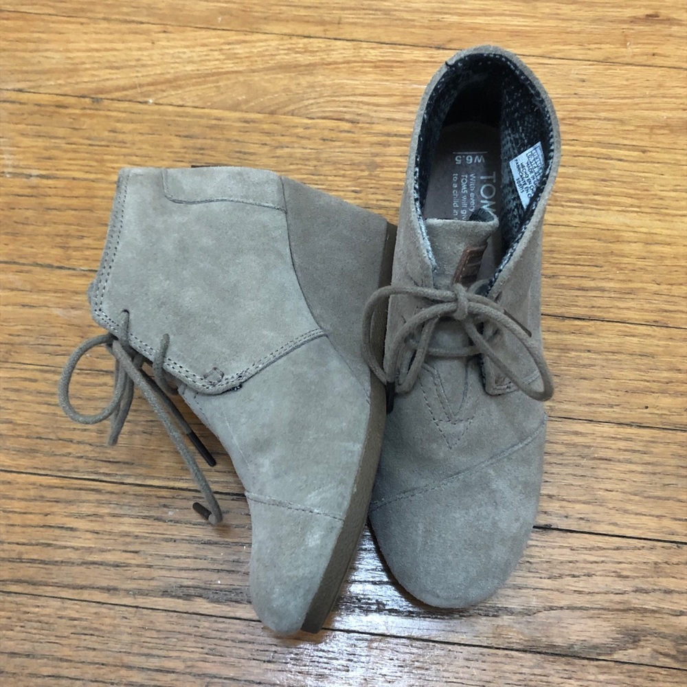 Toms Suede Desert Lace Up Booties